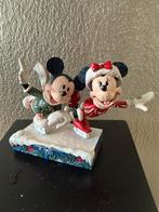 Disney jim shore traditions mickey en minnie schaatsen, Ophalen of Verzenden, Mickey Mouse, Zo goed als nieuw, Beeldje of Figuurtje