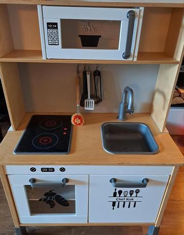 Houten speelgoedkeuken beschikbaar voor biedingen