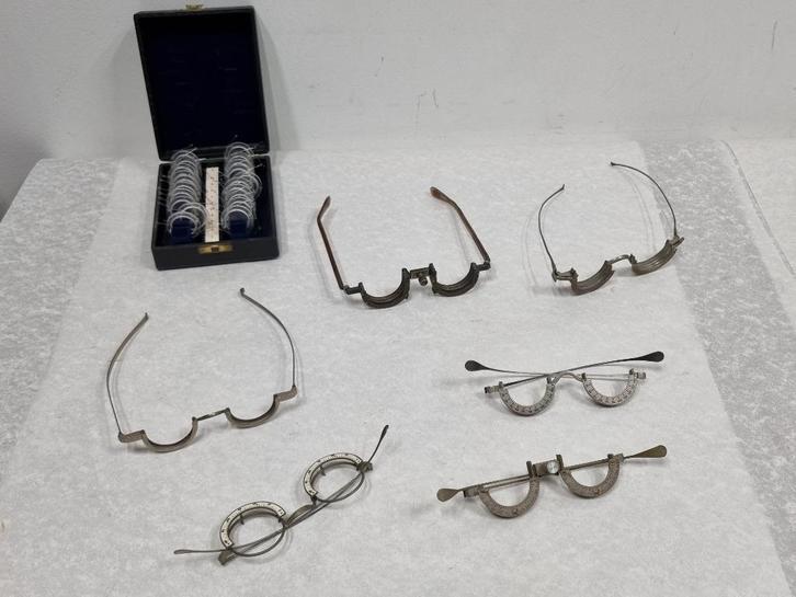 Verzameling oude (Oculus) optiekbrillen, Verzamelen, Complete verzamelingen en Collecties, Ophalen of Verzenden