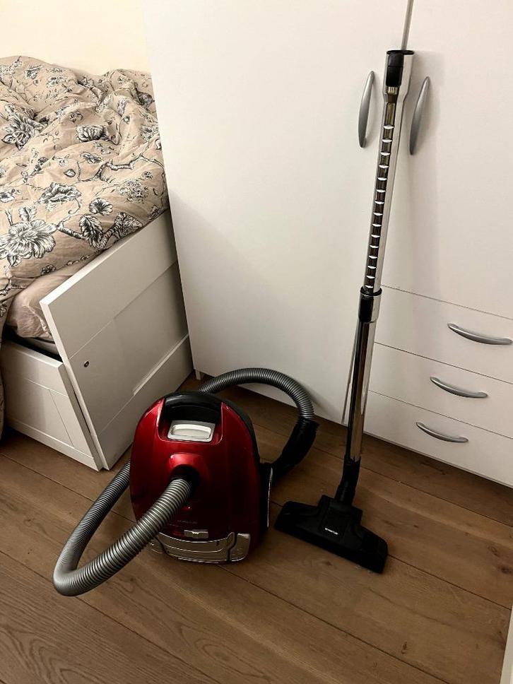 Inventum ST306RZA stofzuiger, Witgoed en Apparatuur, Stofzuigers, Gebruikt, Stofzuiger, Minder dan 1200 watt, Stofzak, Ophalen