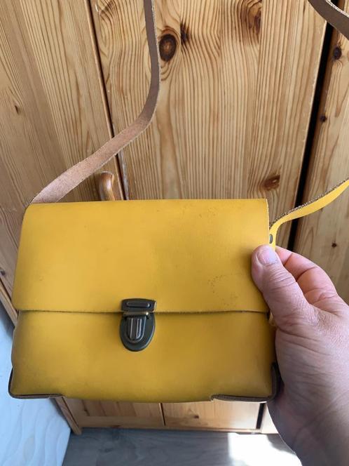 Elvy Crossbody Schoudertasje(nr.10 D1), Sieraden, Tassen en Uiterlijk, Tassen | Damestassen, Gebruikt, Schoudertasje, Geel, Ophalen of Verzenden