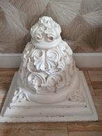 Wandplateau of console tegen muur., Ophalen