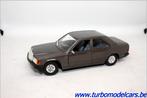 Mercedes Benz  190 E 1/24 Burago, Hobby en Vrije tijd, Modelauto's | 1:24, Ophalen of Verzenden, Zo goed als nieuw, Auto, Bburago