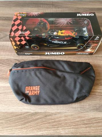 Max verstappen RB19 van de jumbo schaal 1/24 + heuptasje  beschikbaar voor biedingen