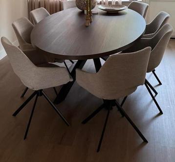 Nieuw: 8 prachtige draaibare eetkamerstoelen beschikbaar voor biedingen