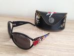 Ed Hardy zonnebril Pin-Up Devil  Nieuwe zonnebril in leder o, Sieraden, Tassen en Uiterlijk, Zonnebril, Zwart, Nieuw, Ophalen