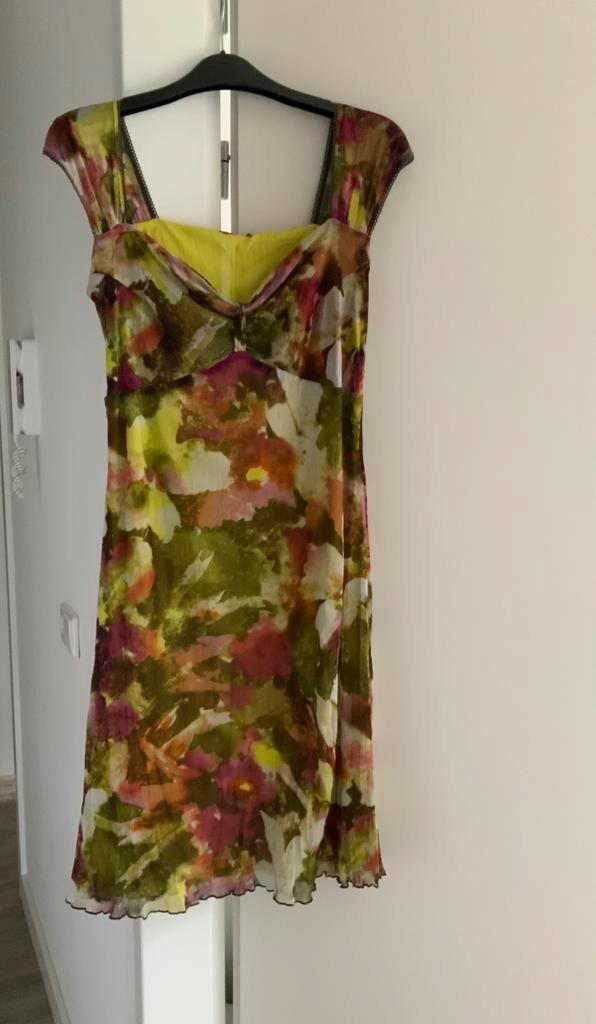Dames kleding  5 stuks. €10,00, Kleding | Dames, Jurken, Zo goed als nieuw, Maat 38/40 (M), Roze, Knielengte, Ophalen of Verzenden
