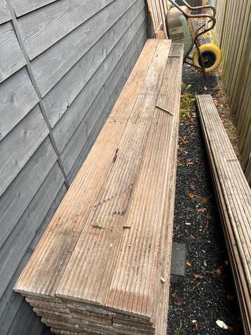 Houten Terrasplanken - Gebruikt 44 stuks beschikbaar voor biedingen