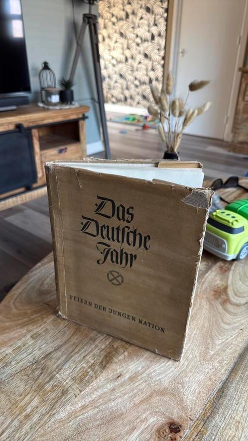 Das deutsche jahr NSDAP uitgave 1939, Verzamelen, Militaria | Tweede Wereldoorlog, Landmacht, Boek of Tijdschrift, Duitsland, Ophalen of Verzenden