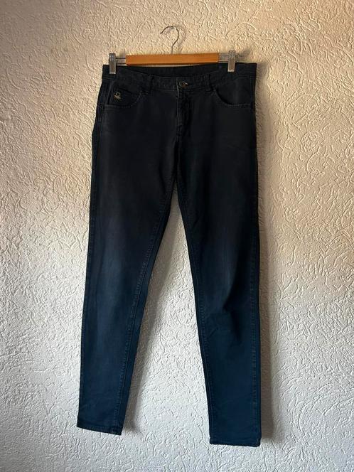 Donkerblauwe broek Benetton (W30), Kleding | Dames, Broeken en Pantalons, Zo goed als nieuw, Maat 38/40 (M), Blauw, Lang, Ophalen of Verzenden