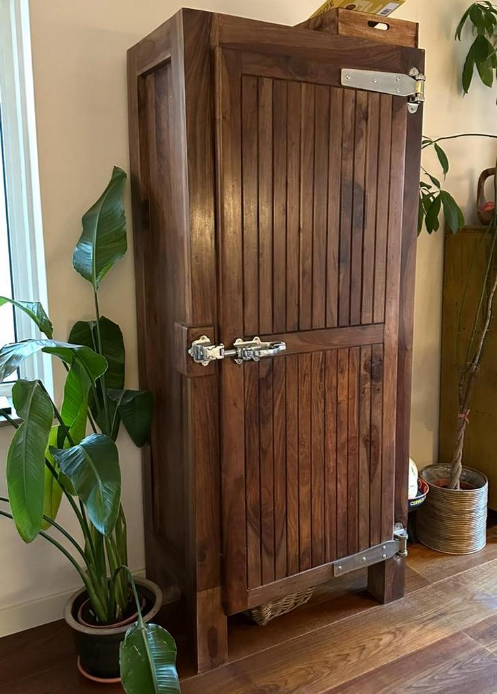 Massieve kast teak - koelkastmodel, Huis en Inrichting, Kasten | Computermeubels, Zo goed als nieuw, 170 cm of meer, Ophalen