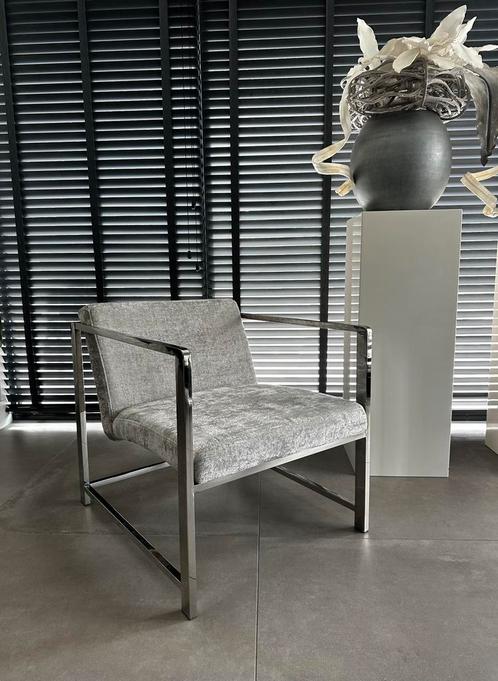 Design Fauteuil met Chromen Frame en Glanzende Stof NIEUW, Huis en Inrichting, Fauteuils, Nieuw, Metaal, Stof, 50 tot 75 cm, Minder dan 75 cm