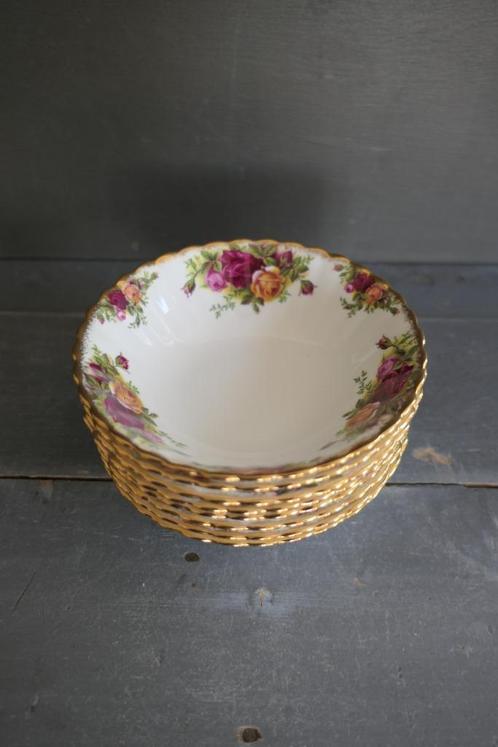 Royal Albert Old Country Roses porselein schaaltjes 8 stuks, Antiek en Kunst, Antiek | Porselein, Verzenden