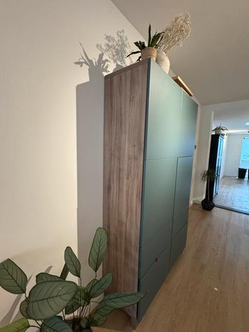 BESTA kast, 4 lades en 4 grote vakken.