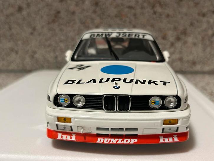 BMW e30 m3  Blaupunkt dtm #24, Hobby en Vrije tijd, Modelauto's | 1:18, Zo goed als nieuw, Auto, MiniChamps, Verzenden