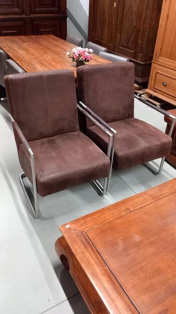 Set van 2 Bruine Fauteuils met Metalen Frame beschikbaar voor biedingen
