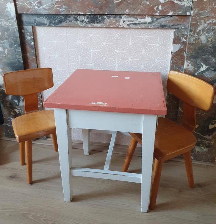 Vintage kindertafeltje (retro schoolstoeltjes verkocht), Kinderen en Baby's, Kinderkamer | Tafels en Stoelen, Gebruikt, Ophalen