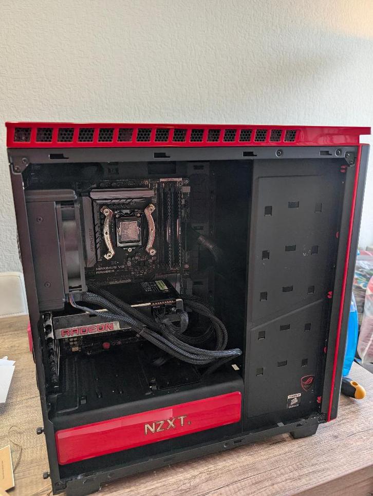 Oudere game PC met i7-6700K en R9 Fury X, Computers en Software, Desktop Pc's, Zo goed als nieuw, 4 Ghz of meer, 16 GB, Met videokaart