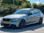 BMW 3-Serie E91 Lci 330d 245pk Aut. 2010 Grijs, Auto's, Automaat, Euro 5, Achterwielaandrijving, 1800 kg