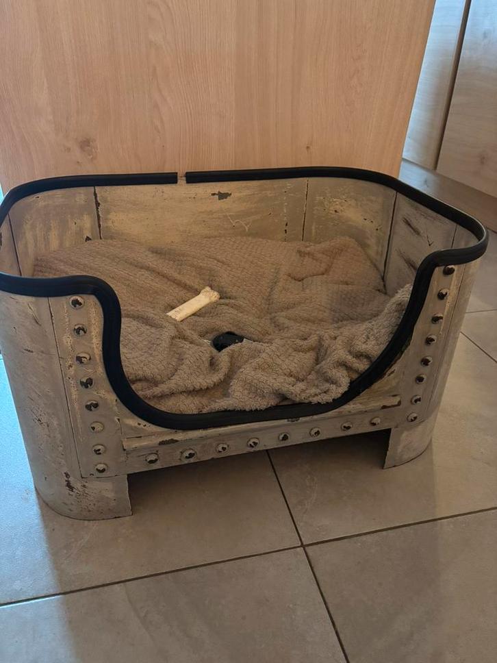 Hondenmand Lex  90x65 gemaakt van vliegtuigonderdeel ️, Dieren en Toebehoren, Hondenmanden, Zo goed als nieuw, Overige, Ophalen