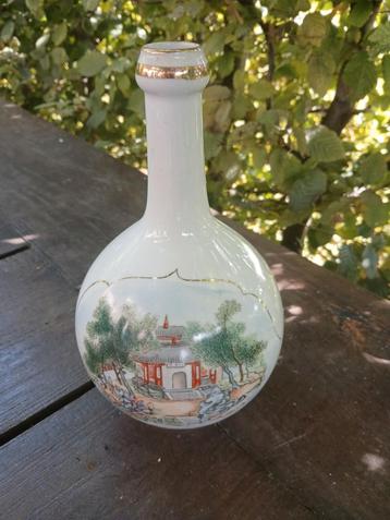 Mooie vintage chinese porseleinen vaas. beschikbaar voor biedingen