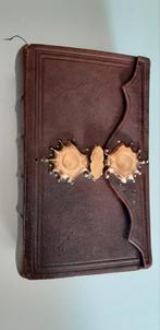 Bijbel uit 1875 met 14k 585 gouden slot, Antiek en Kunst, Antiek | Boeken en Bijbels, Ophalen
