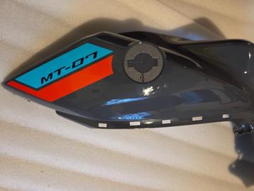Yamaha MT07 zijkapen voorzijde (tank kap) links + rechts beschikbaar voor biedingen