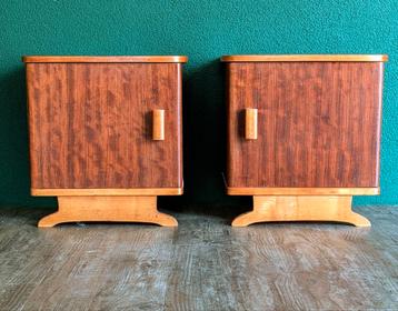Mid Century nachtkastjes 2 nachtkastjes vintage nachtkastjes beschikbaar voor biedingen