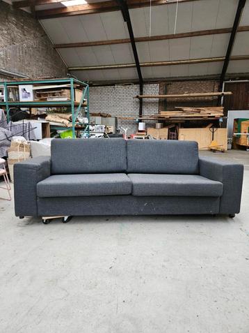 Fijne antraciet bank voor in ieder interieur. Mooie koop! beschikbaar voor biedingen