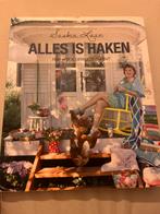 Alles is Haken - Saskia Laan, Ophalen of Verzenden, Zo goed als nieuw, Haken, Patroon of Boek