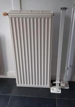 Dubbele radiator met vloerbevestiging. 90x40x10, Ophalen, 30 tot 80 cm, Radiator, Zo goed als nieuw