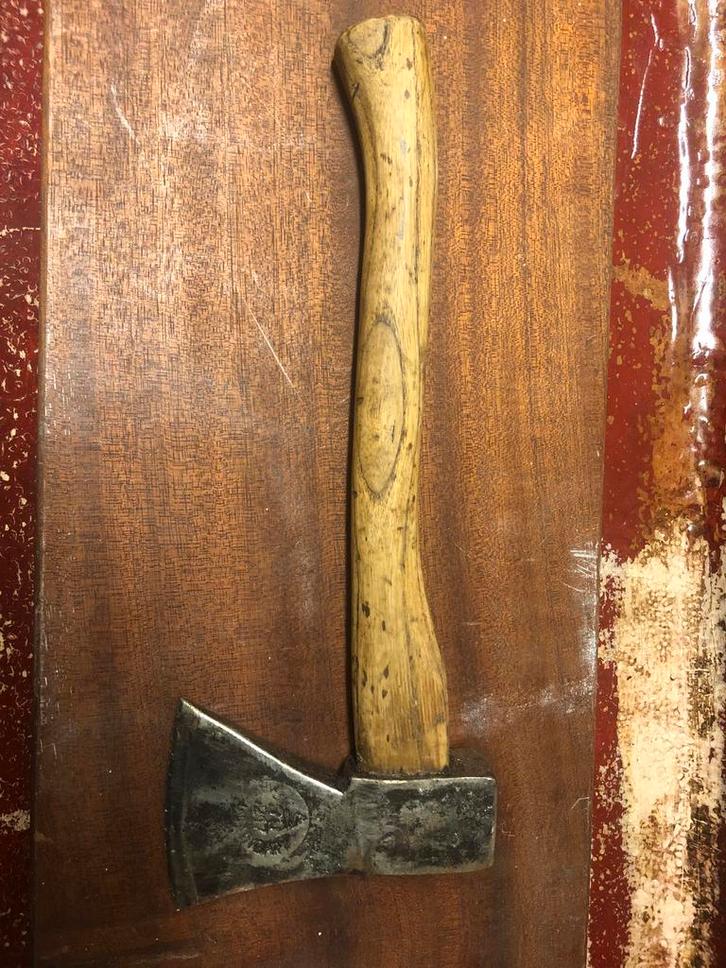 Handige bijl - 35 cm, Caravans en Kamperen, Kampeergereedschap, Ophalen of Verzenden