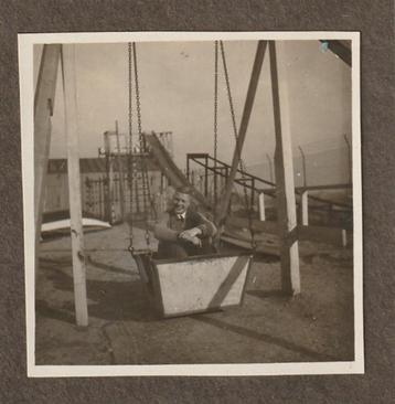 Leiden 2 oude foto,s speeltuin de gouden vink 1932 Q beschikbaar voor biedingen