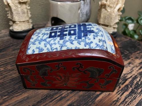 Chinese lakscherfdoos porselein deksel blauw wit chinees, Antiek en Kunst, Kunst | Niet-Westerse kunst, Ophalen of Verzenden