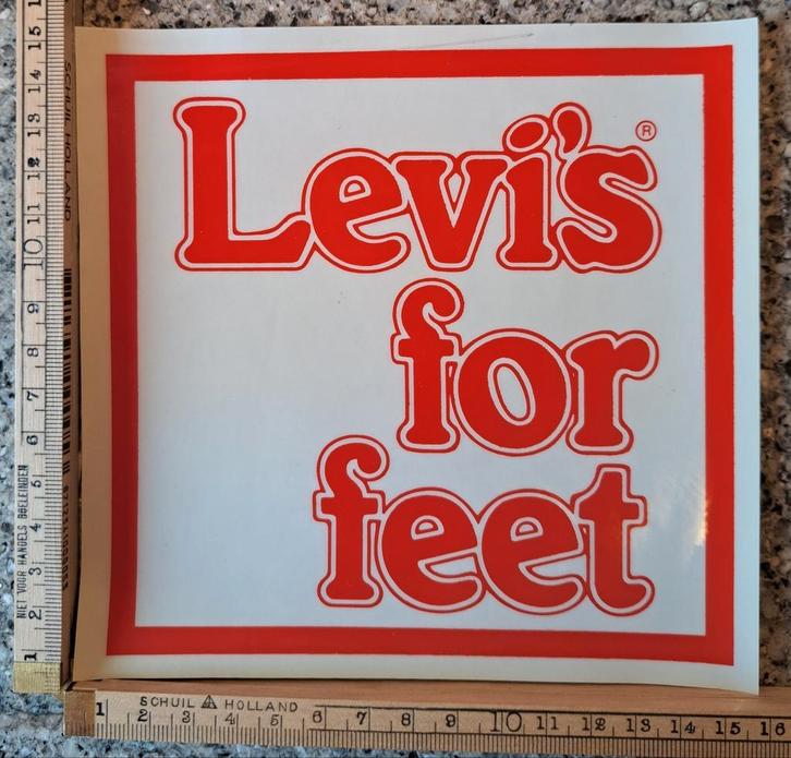 Grote vintage winkel raamsticker Levi's for feet Levis, Verzamelen, Stickers, Zo goed als nieuw, Ophalen of Verzenden