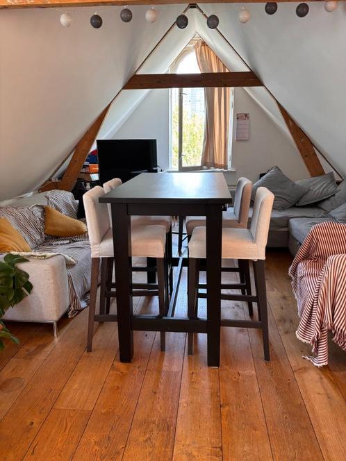 Stylish IKEA Bar Set – 4 HENRIKSDAL Stools + STORNÄS High Ta, Huis en Inrichting, Tafels | Statafels, Gebruikt, Ophalen