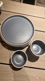 Lund 4 grijze borden 20cm en 3 kommetjes 9cm, Huis en Inrichting, Keuken | Servies, Ophalen of Verzenden, Zo goed als nieuw, Bord(en)