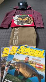 (Karper)Viskleding & Tijdschriften pakket! (maat M), Watersport en Boten, Ophalen of Verzenden, Gebruikt, Overige typen