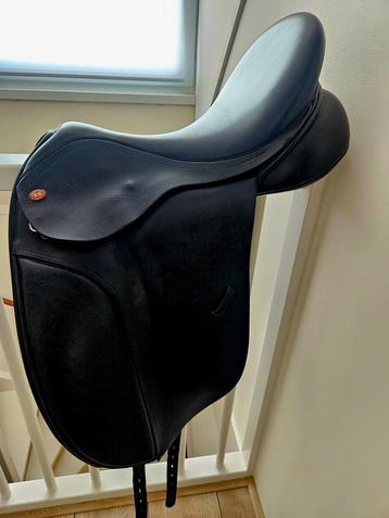 Kent en Masters MDM  + Prestige dressuurzadel 17,5 inch  M/W beschikbaar voor biedingen