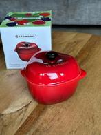 Le Creuset Appel Cocotte - Rood Cerise, Huis en Inrichting, Keuken | Potten en Pannen, Ophalen of Verzenden, Zo goed als nieuw