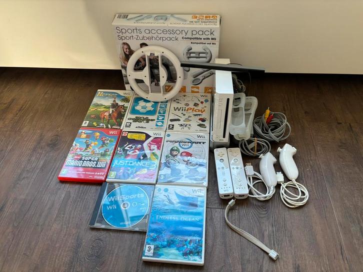 Goedwerkende Nintendo Wii met 2 controllers en 8 games, Spelcomputers en Games, Spelcomputers | Nintendo Wii, Gebruikt, Met 2 controllers