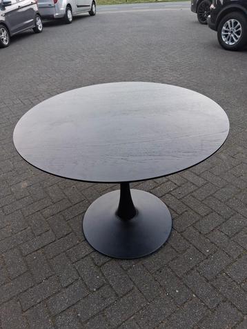 Z.g.a.n. tafel beschikbaar voor biedingen