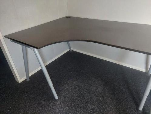 Galant zwart hoek bureau aangeboden, Huis en Inrichting, Bureaus, Zo goed als nieuw, Ophalen