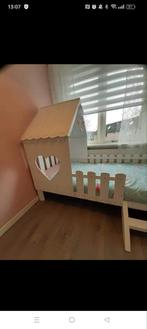 Een prachtig zelfgemaakt peuterbed/kinderbed, Ophalen, Zo goed als nieuw, Jongetje of Meisje