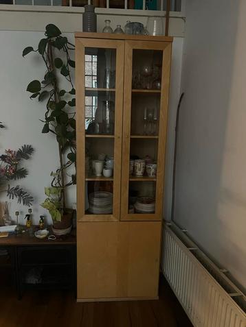 Servieskast met glazen deuren - 12 vakken beschikbaar voor biedingen