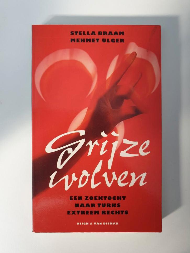 Grijze Wolven - Stella Braam & Mehmet Ülger, Boeken, Overige Boeken, Gelezen, Ophalen of Verzenden