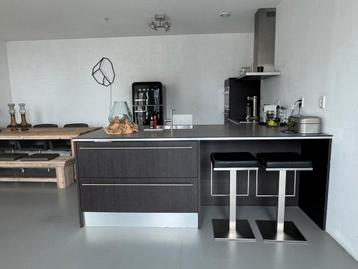 DUITSE KELLER EILAND KEUKEN + APPARATUUR  beschikbaar voor biedingen