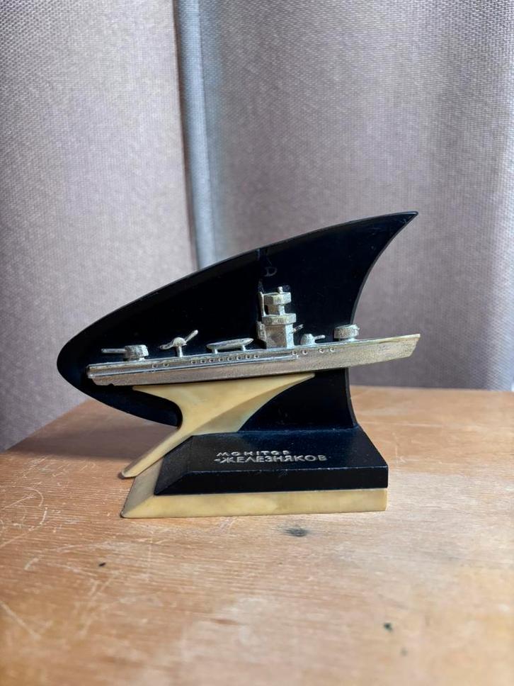 Vintage Sovjet Souvenir – Heldhaftig Oekraïens Oorlogsschip, Verzamelen, Militaria | Tweede Wereldoorlog, Nederland, Ophalen of Verzenden