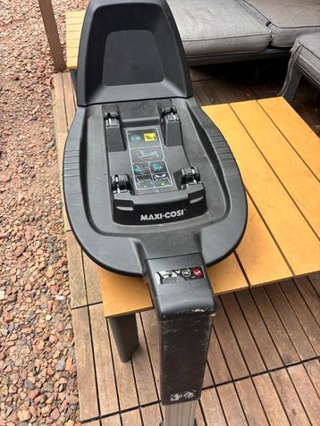 Isofixbase Maxi-Cosi beschikbaar voor biedingen
