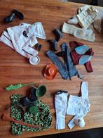 Te koop vintage barbie kleding 5 sets 20 euro, Verzamelen, Ophalen of Verzenden, Zo goed als nieuw, Kleertjes